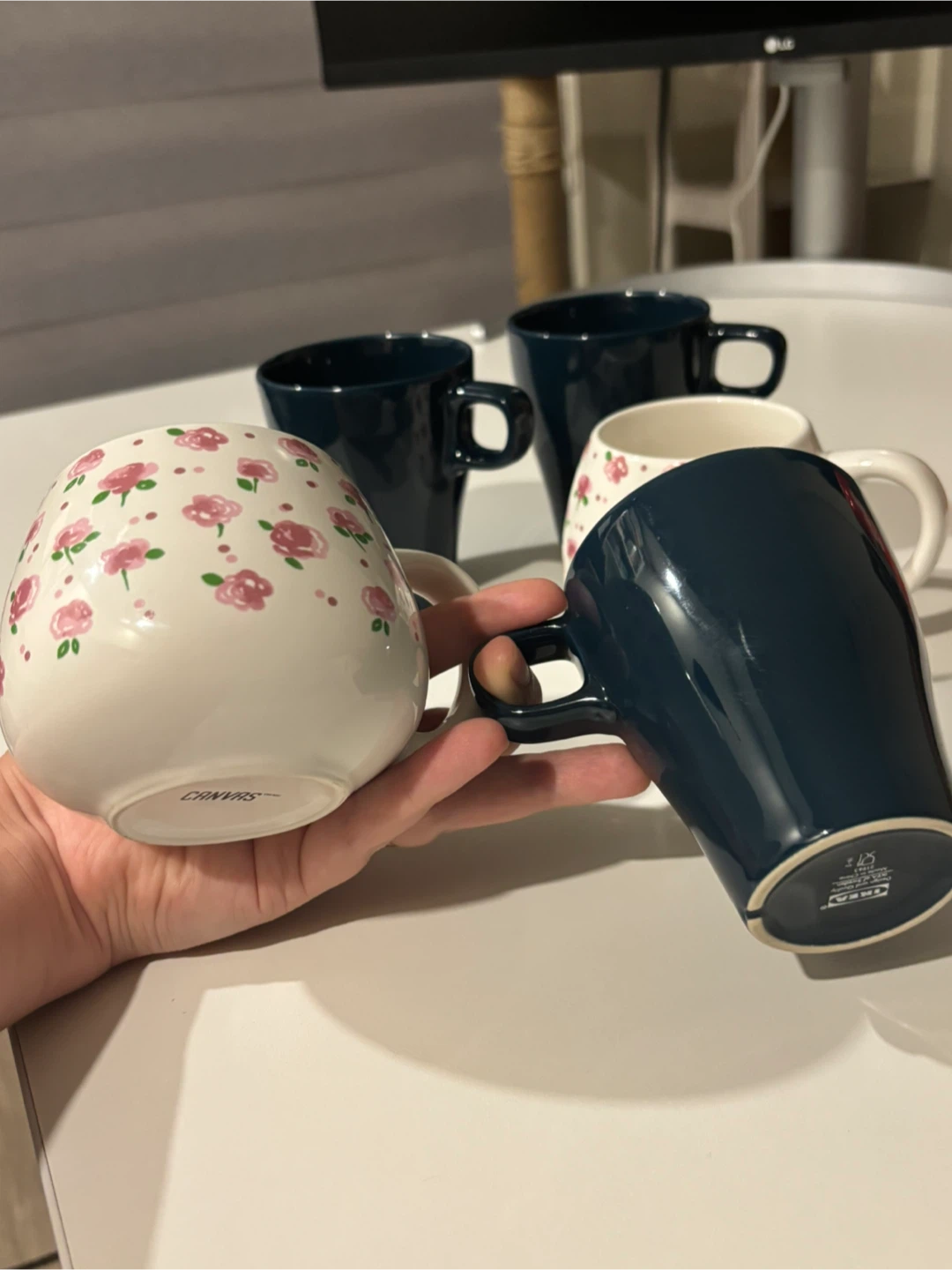 Five mugs - photo 3