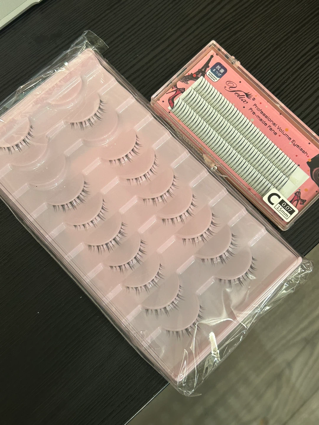 Fake lashes