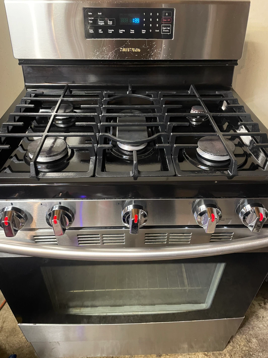 Samsung Gas Range with 5 Burners