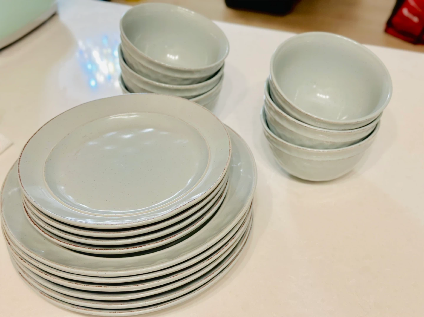 Free plates and bowls