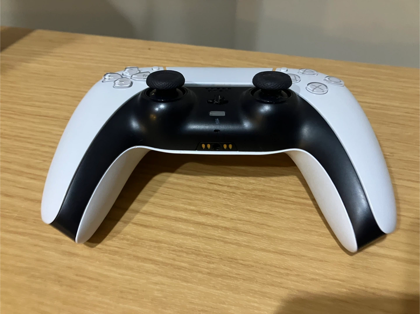 PS5, everything you need included - photo 5