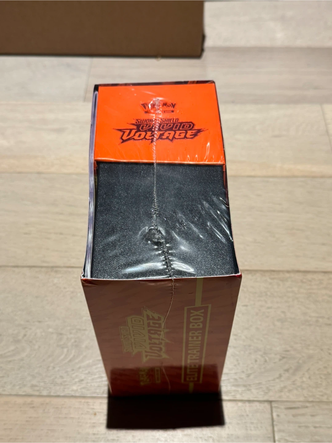 Pokemon Vivid Voltage Elite Trainer Box - photo 2
