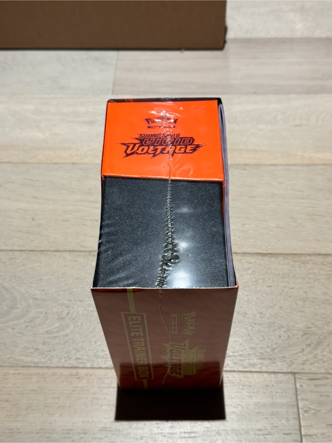 Pokemon Vivid Voltage Elite Trainer Box - photo 4