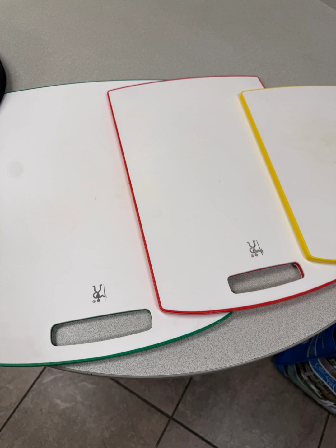 Set of 3 Cutting Boards with Handles
