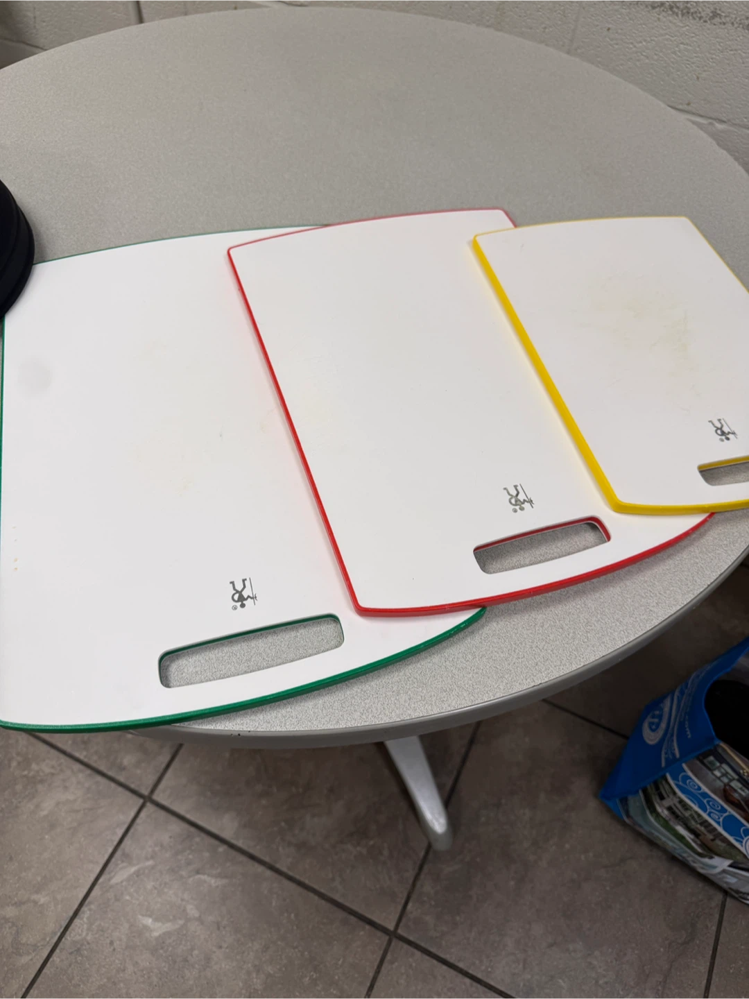 Set of 3 Cutting Boards with Handles - photo 2
