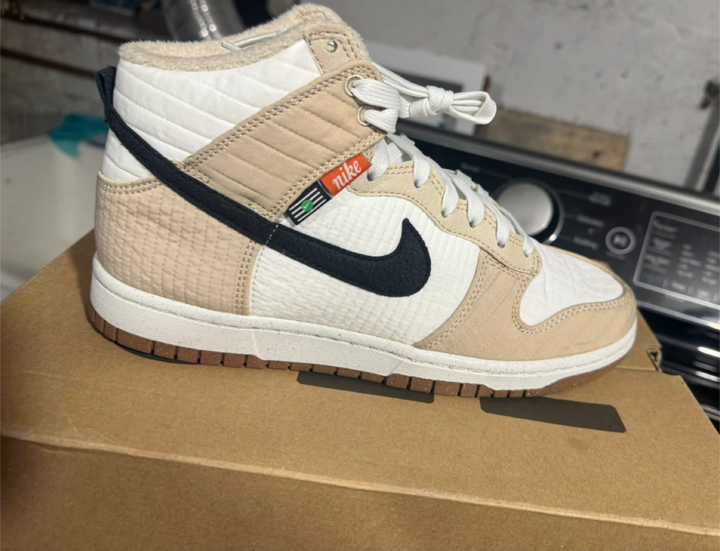 Nike Dunk Hi Retro NN "Rattan/Black-Summit White-Sail"