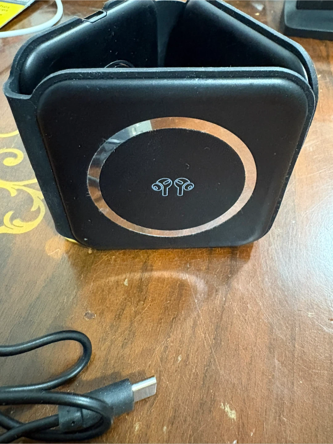 RTOPs 3-in-1 Wireless Charging Station - photo 2