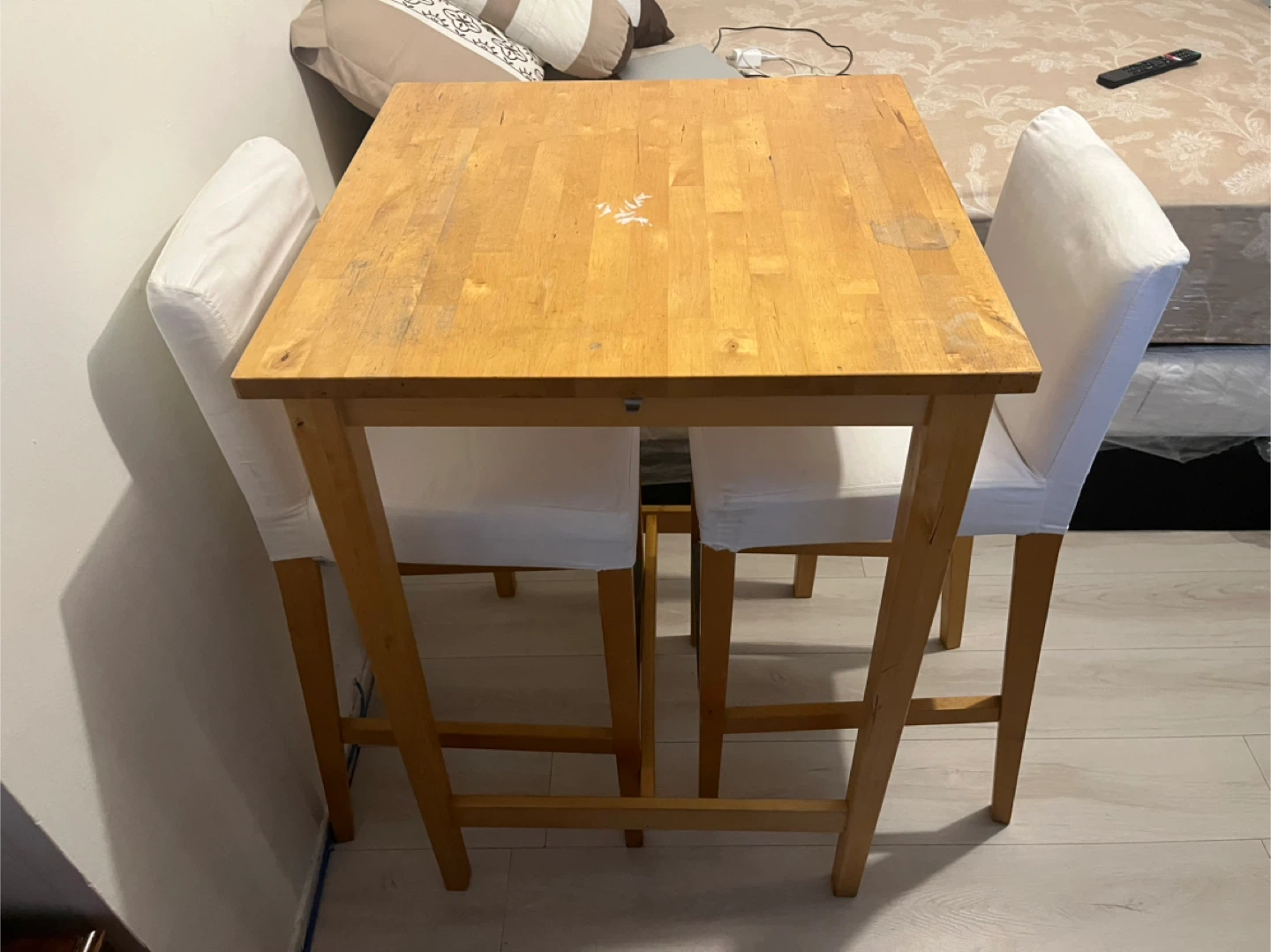 Wooden Bar Table with 2 White Stool Chairs - photo 4