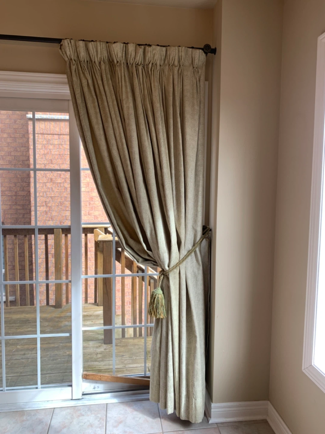 Textured Pleated Curtain with Tassel Tie-Back