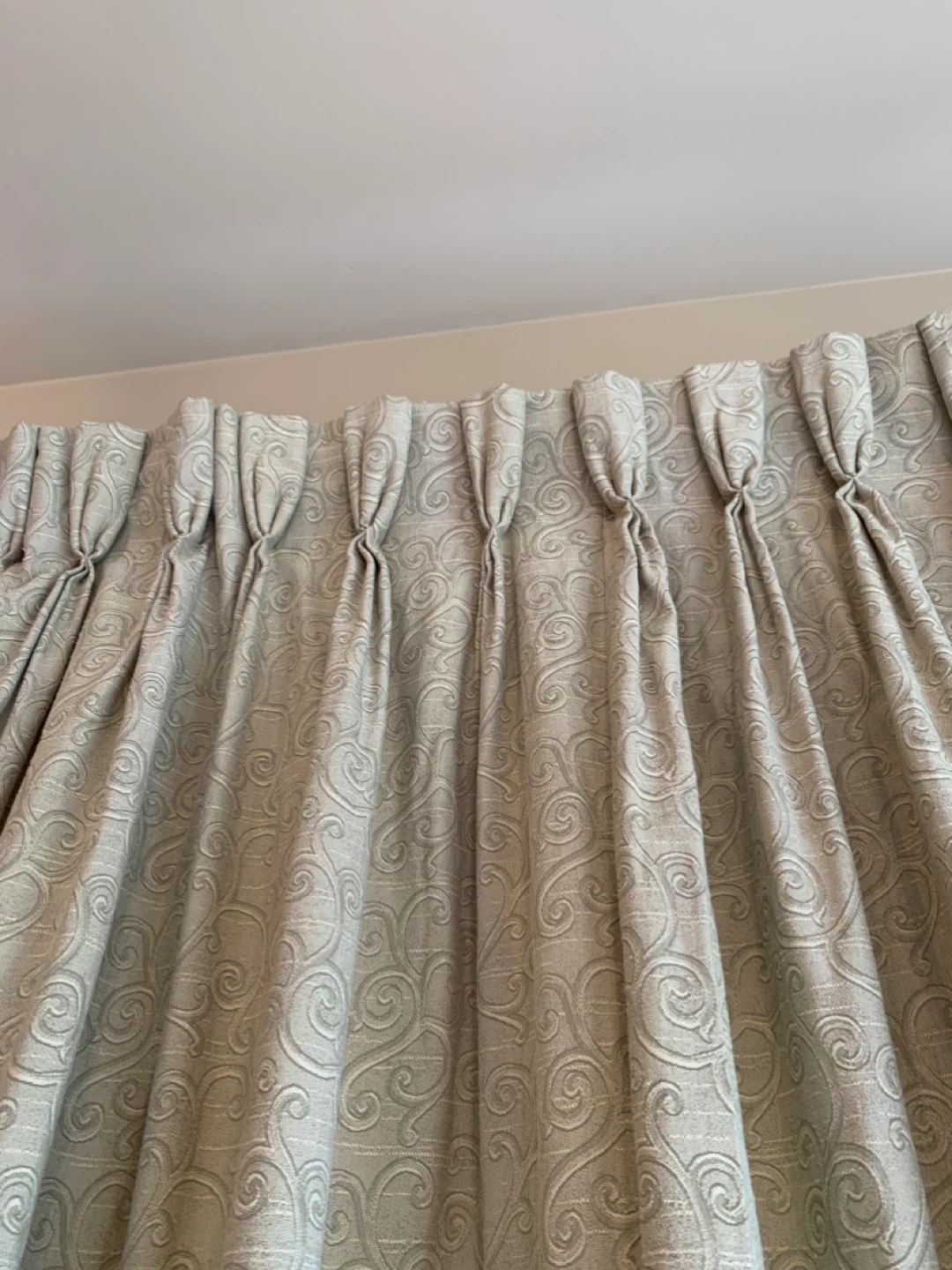 Textured Pleated Curtain with Tassel Tie-Back - photo 3