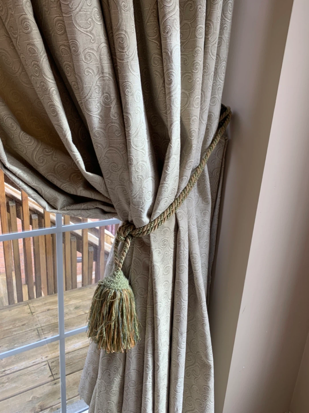 Textured Pleated Curtain with Tassel Tie-Back - photo 2