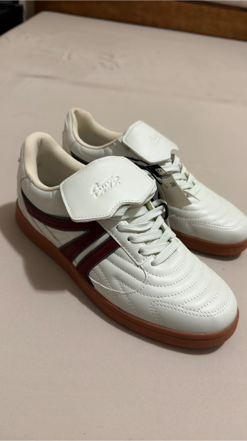 Stylo White & Maroon Soccer Cleats - Size 40