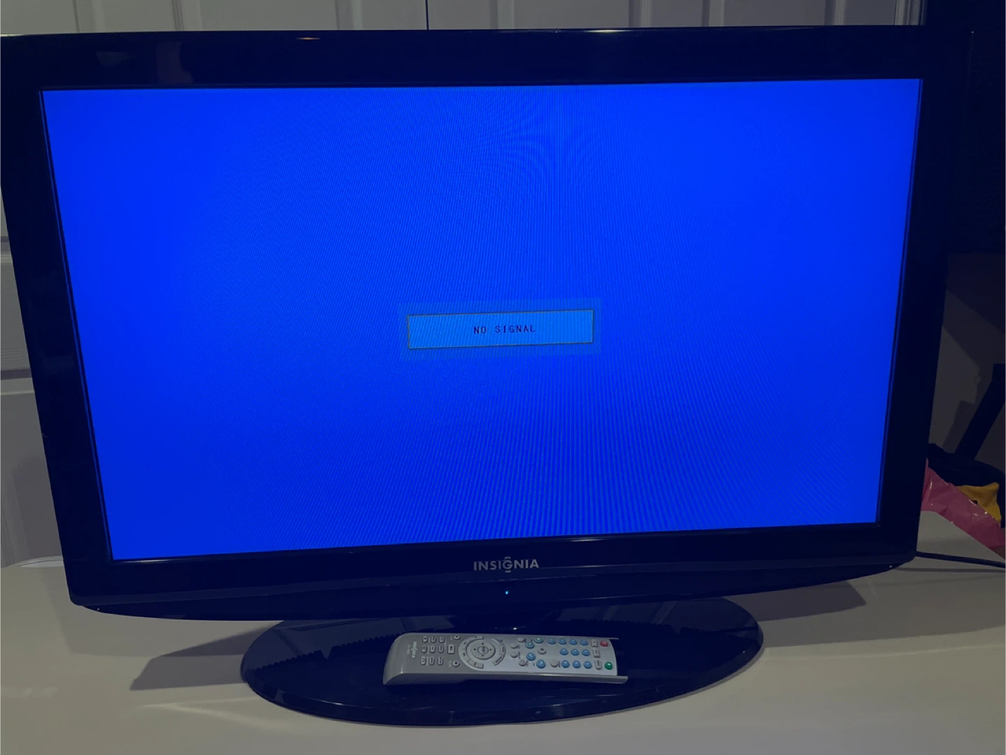 Insignia LCD TV 32inch - photo 4