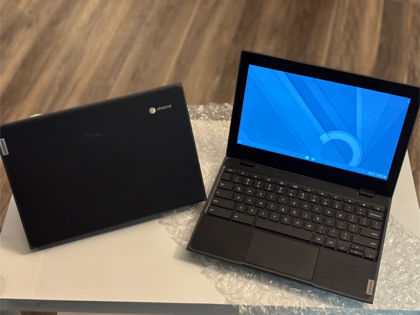 Lenovo Chromebook Laptop - photo 2