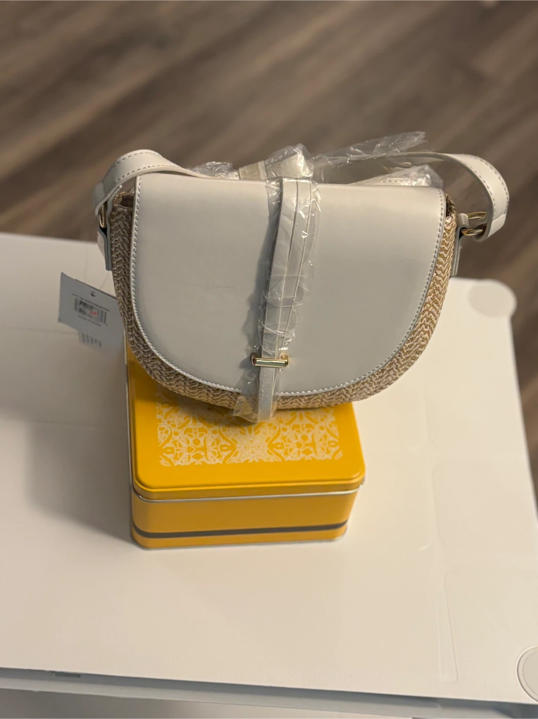 White & Straw Saddle Bag