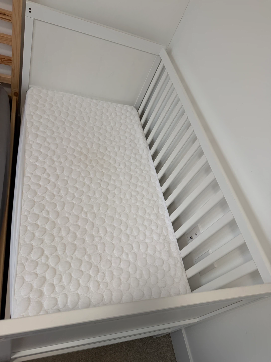 Ikea Sundvik White Crib with Mattress - photo 2