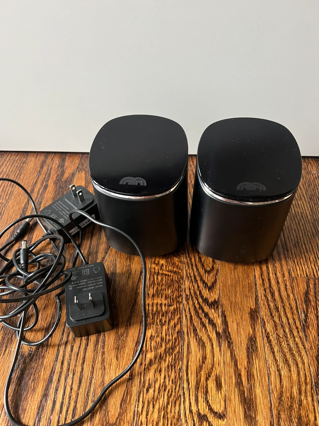 Two Merku Queen WiFi Router M2