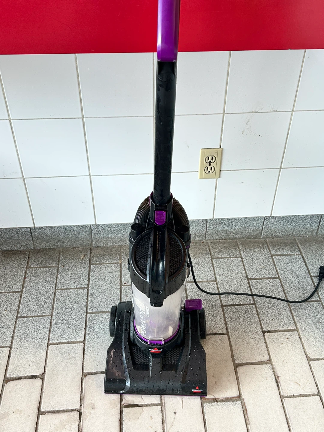 Bissell PowerForce Compact Vacuum Cleaner - photo 3