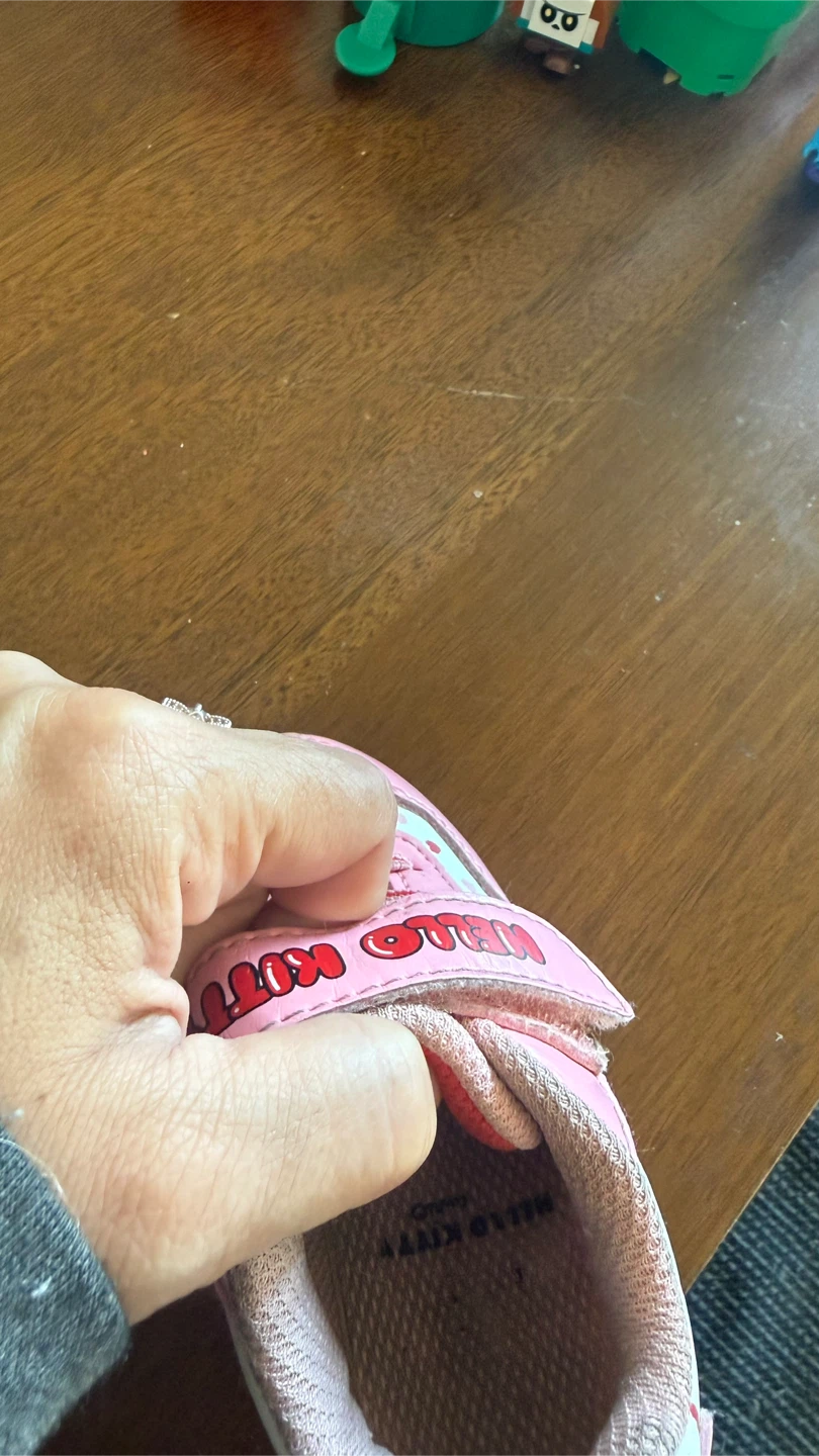 Hello Kitty Pink Toddler Sneaker size6 check more pics - photo 4