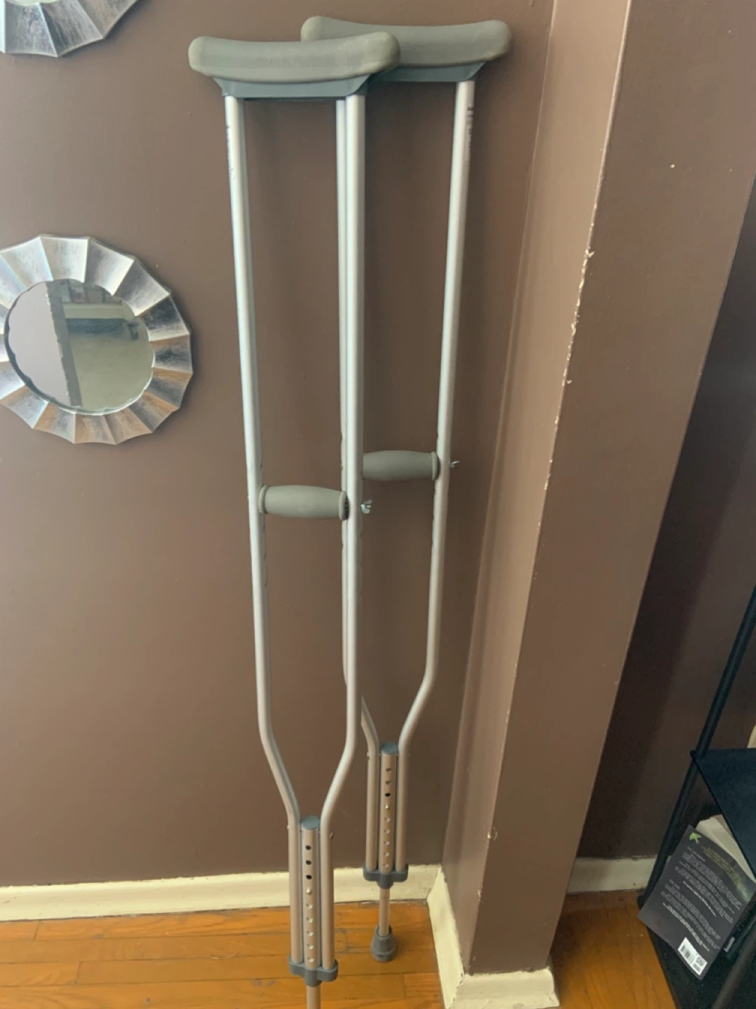 Adjustable Aluminum Crutches