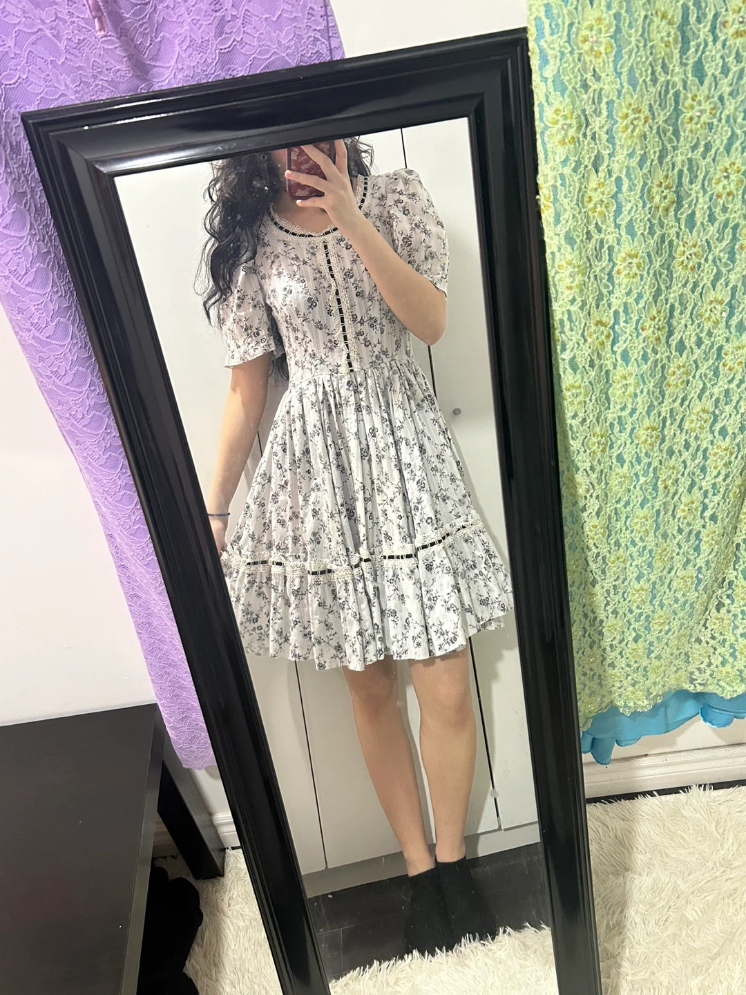 White floral puff sleeve dress