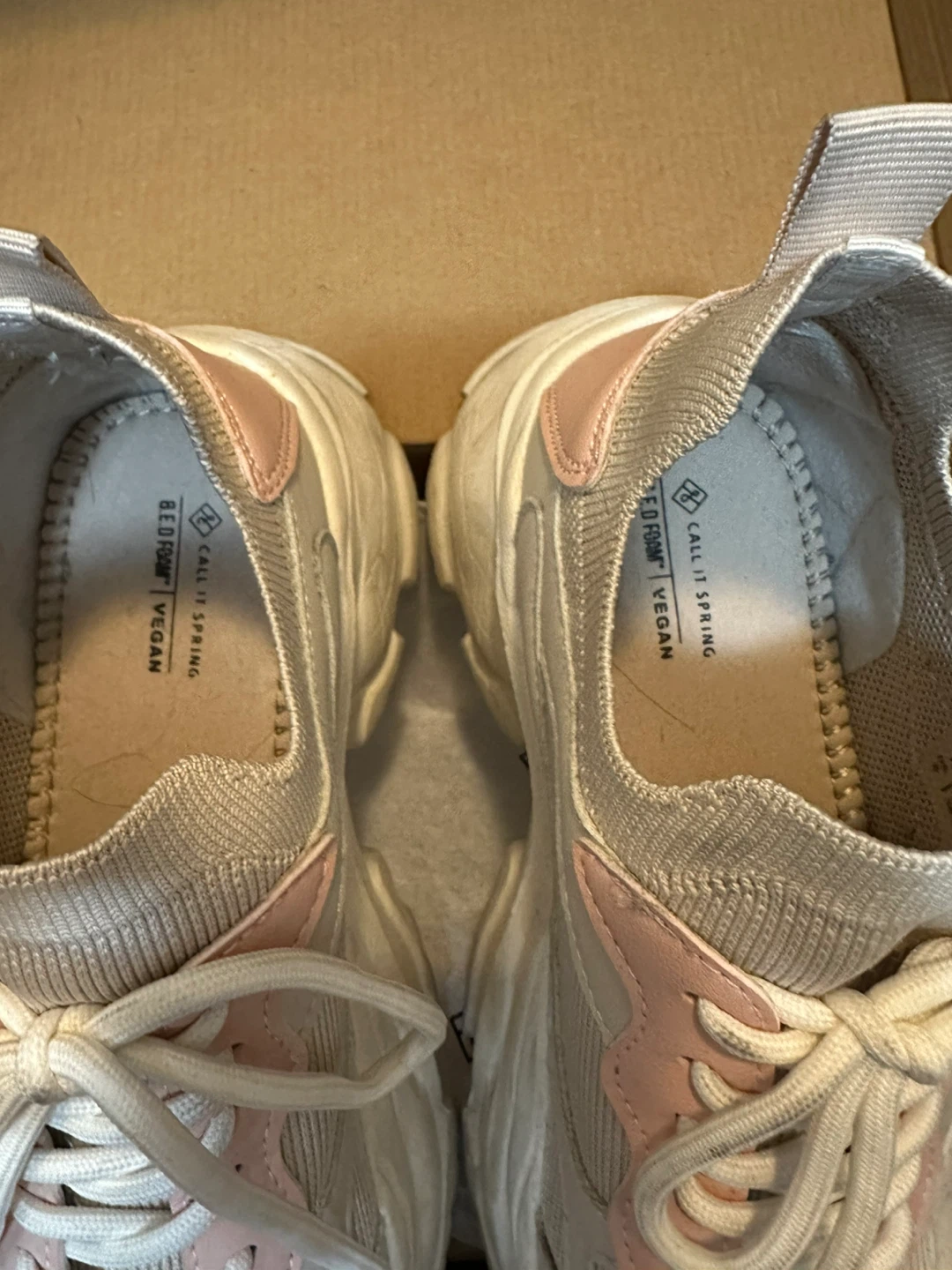 Sneakers Size 8 - photo 2