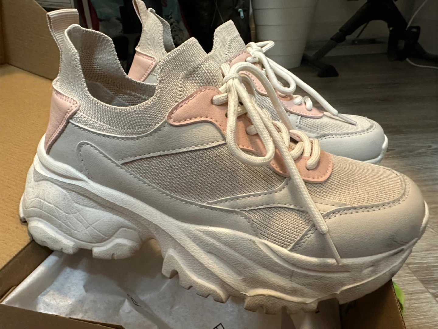 Sneakers Size 8 - photo 3