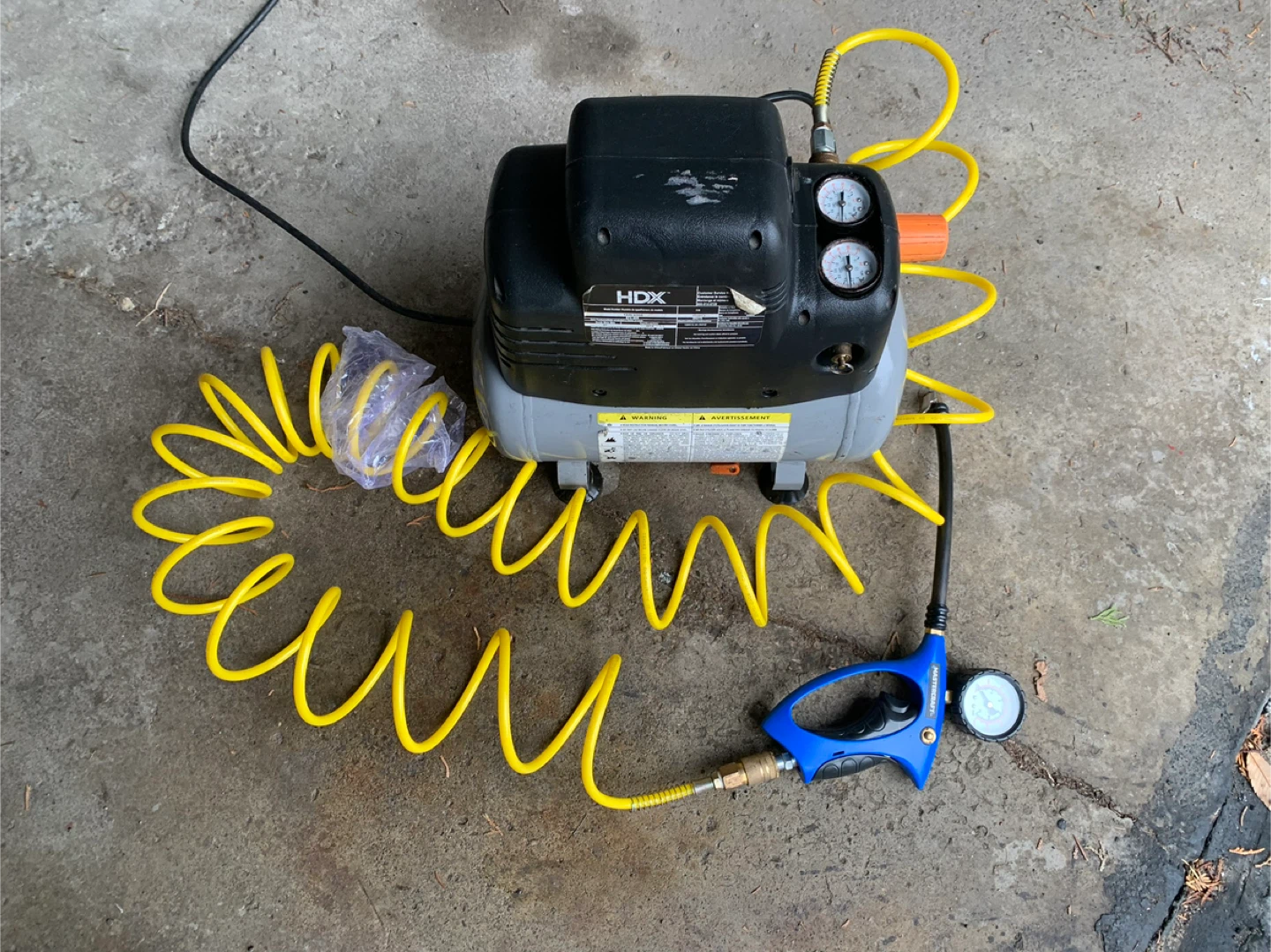 HDX 2.0 Gallon Air Compressor with Hose and Tire Inflator - photo 4