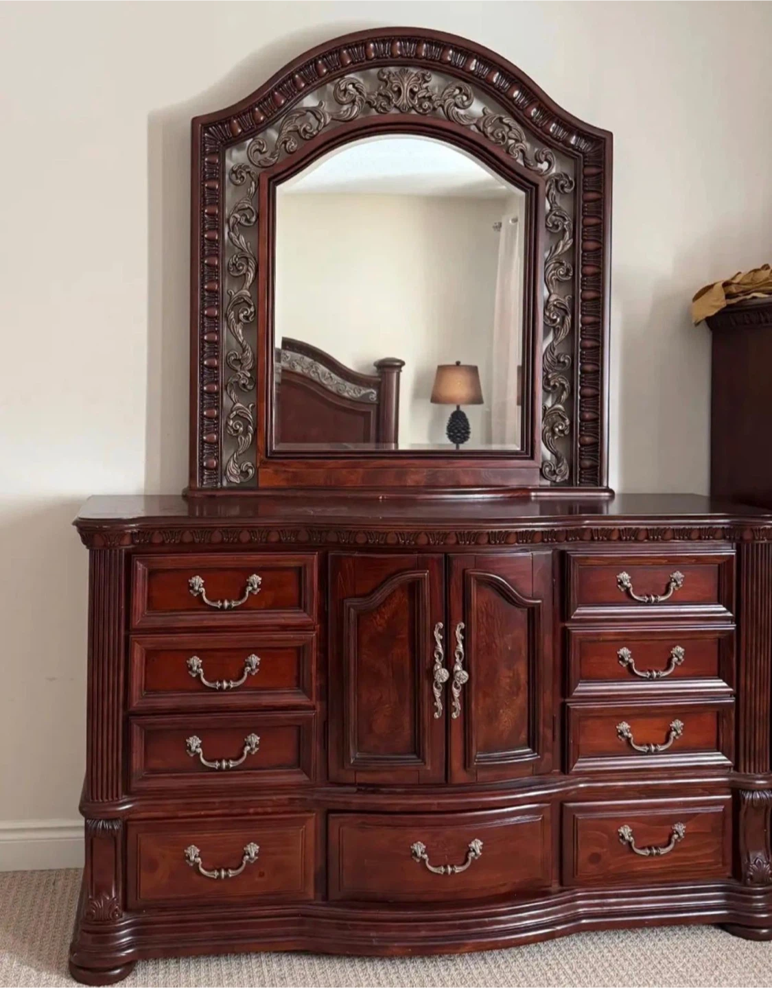 5 piece Dark Wood Bedroom Set with Dresser and Nightstands
