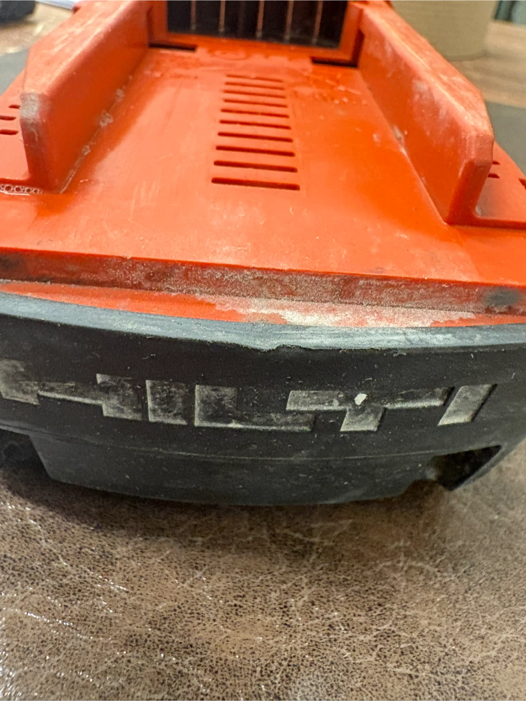 Hilti C 4/36-90 Li-Ion Battery Charger - photo 3
