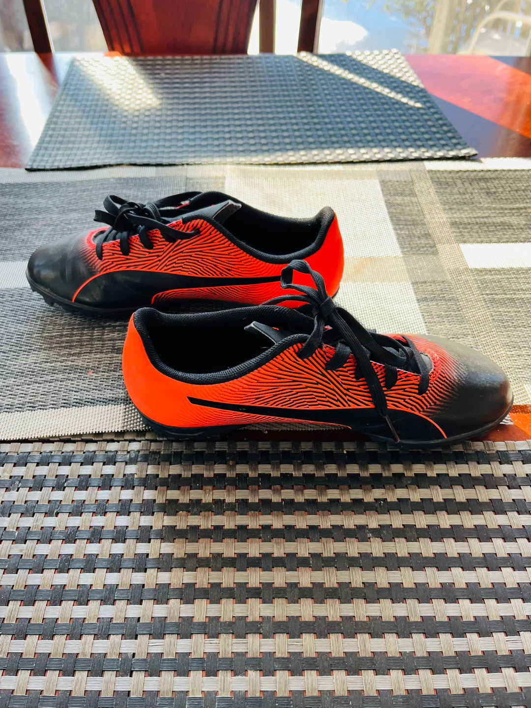 Shoes: Kids Soccer Cleats (unisex) Size 4 - photo 5