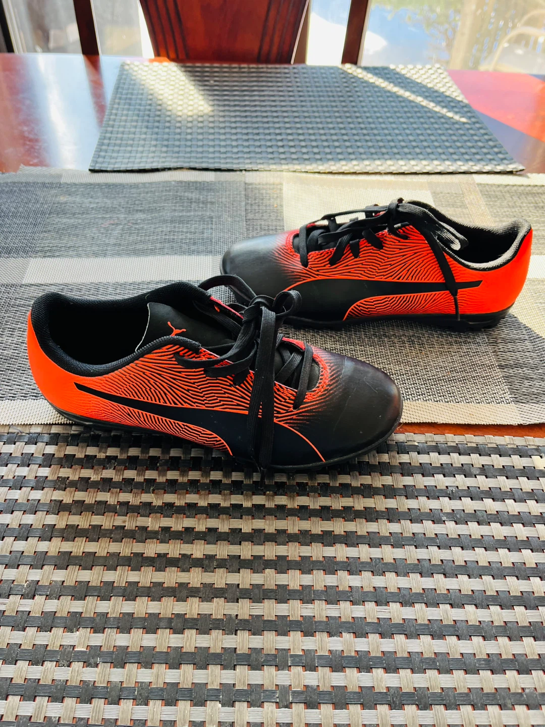 Shoes: Kids Soccer Cleats (unisex) Size 4 - photo 4