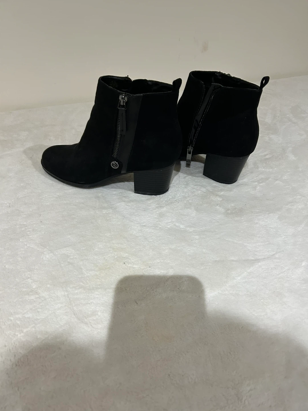Liz Claiborne Black Suede Ankle Boots - photo 3