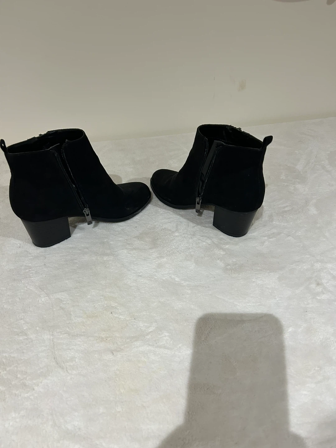 Liz Claiborne Black Suede Ankle Boots - photo 4