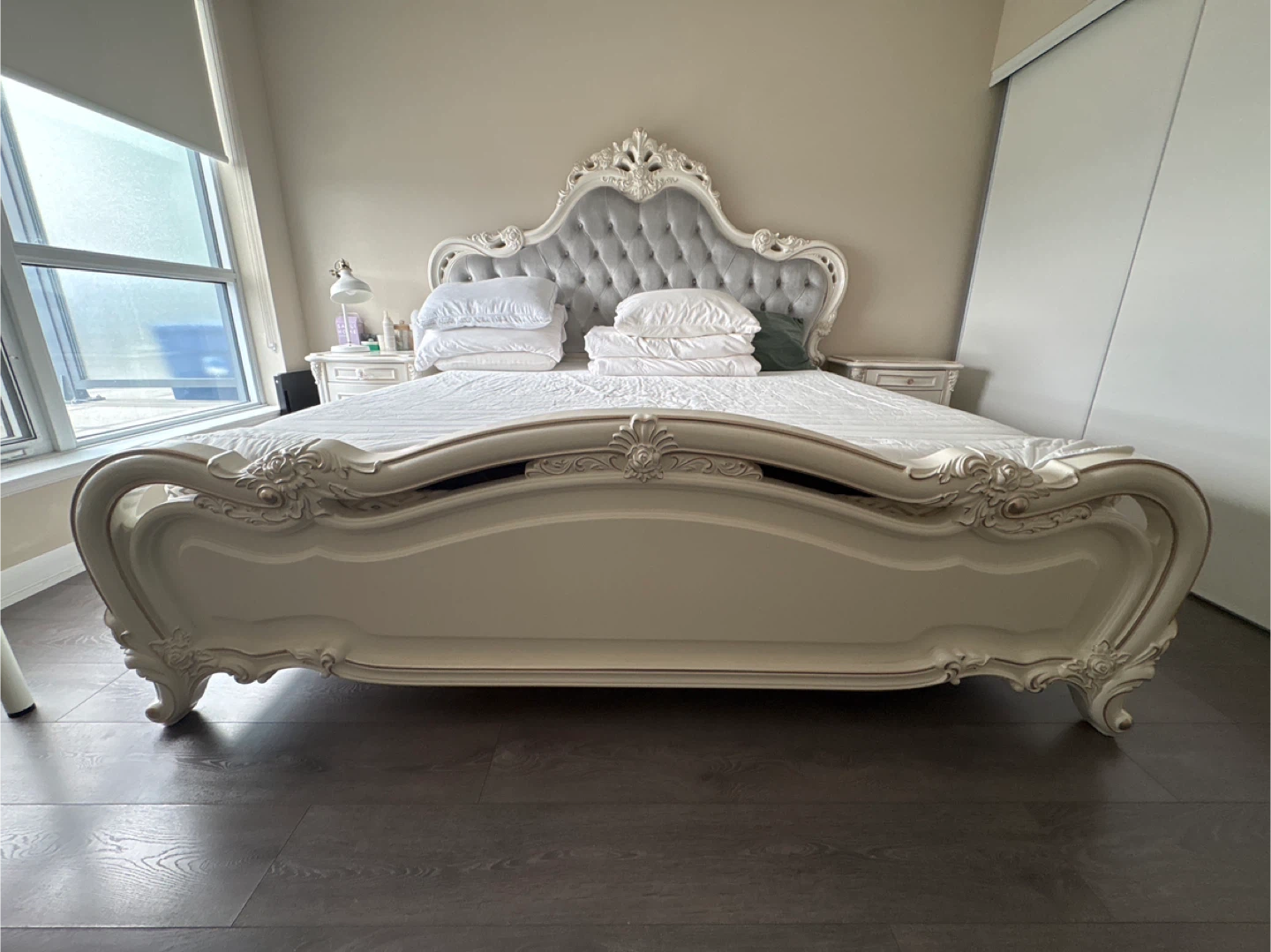 King size bed with two night stands. - photo 2