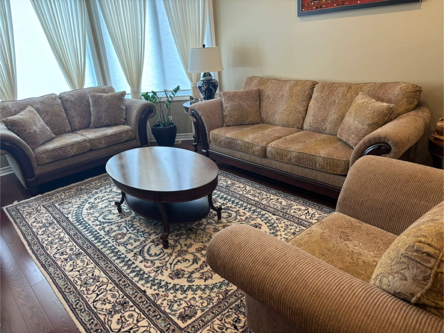 Traditional 3-Piece Living Room Set