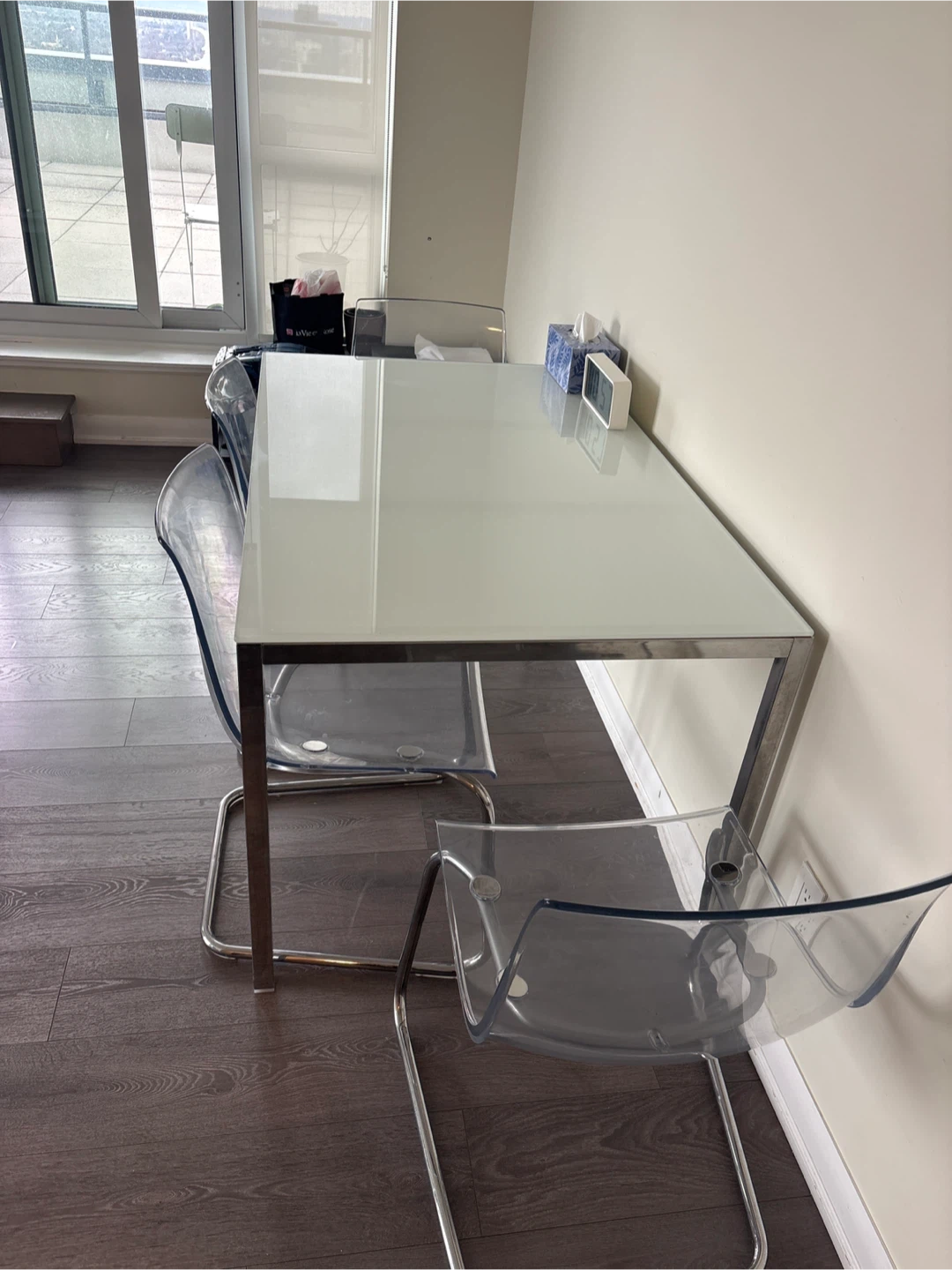 White Glass Dining Table with 4 Clear Chairs