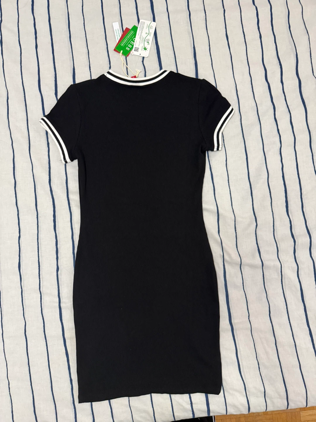 Guess Teddie Triangle Logo Dress – NWT – Size Small - photo 3