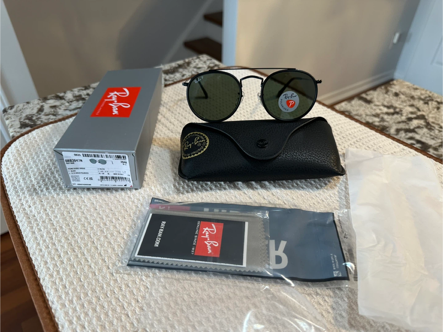 New in Box Ray-Ban Round Double Bridge Polarized. MADE IN ITALY