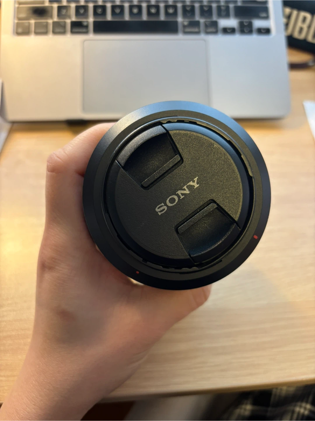 Sony FE 3.5-5.6/28-70 OSS Lens - photo 2