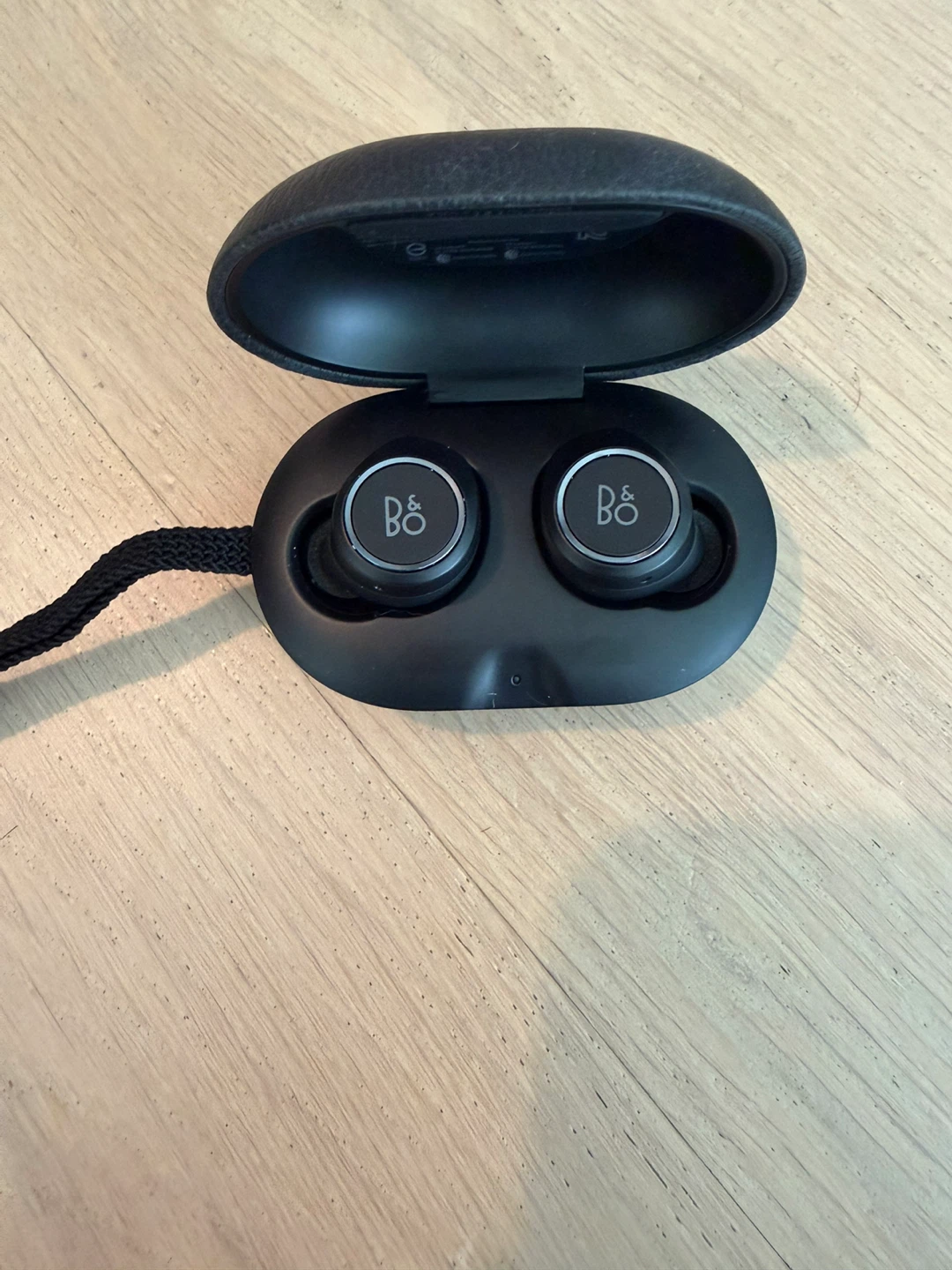 Bang & Olufsen Beoplay E8 2.0 Wireless Earbuds