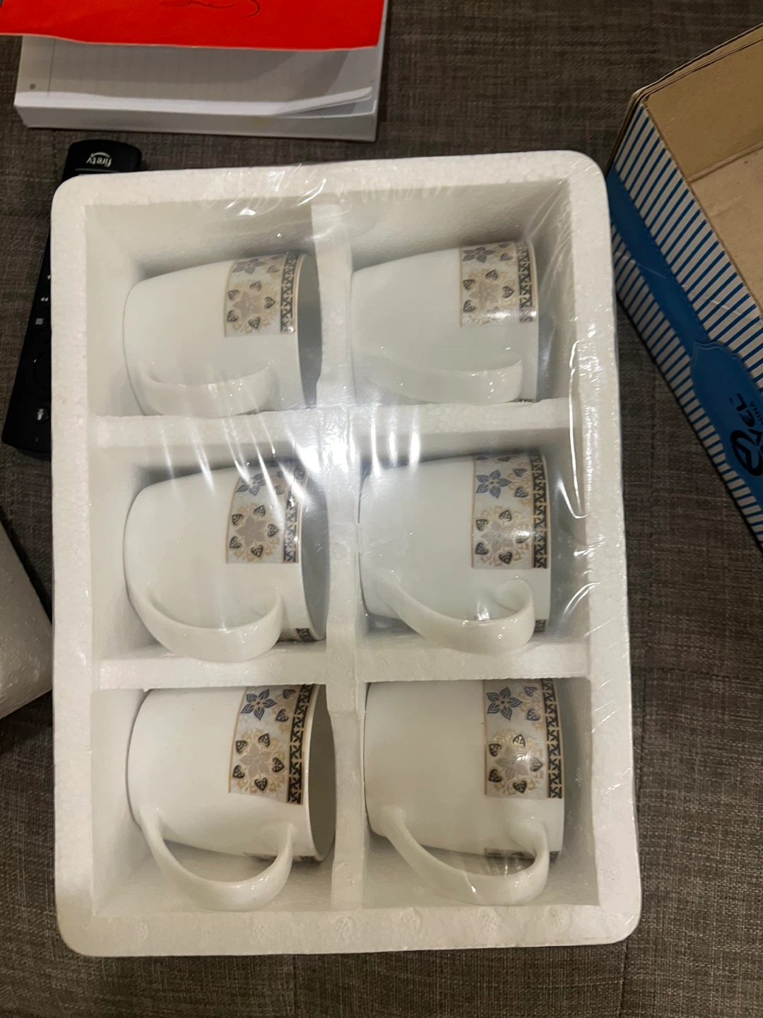 Set of 12 White Coffee Mugs with Decorative Band