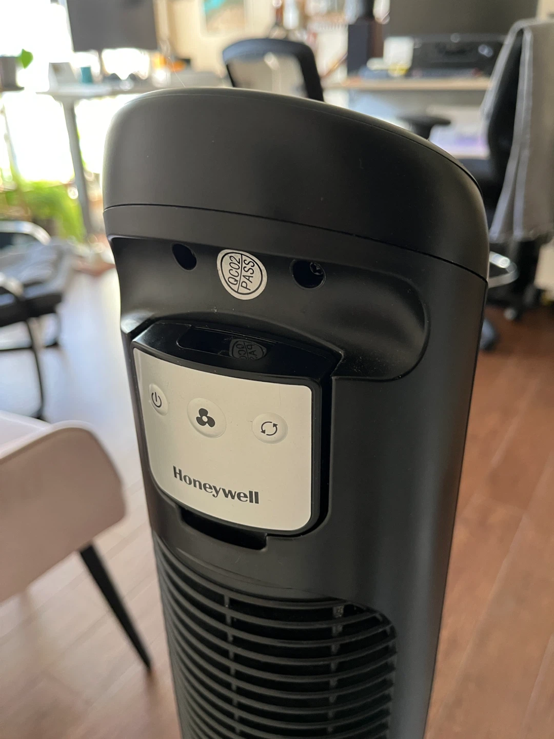 Honeywell QuietSet Tower Fan - photo 3