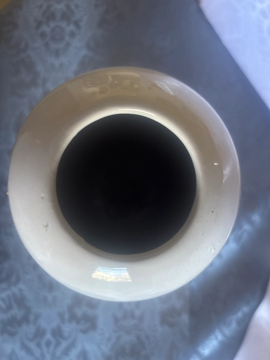 White and Red Cylinder Vase - photo 2