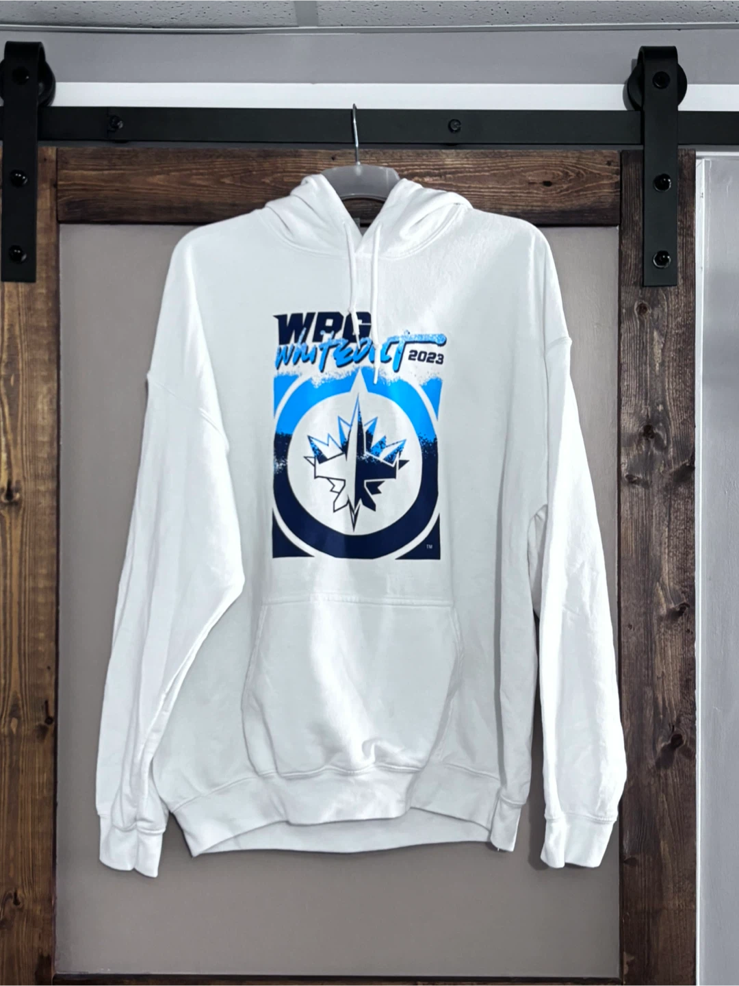 Winnipeg Jets hoodie (men’s large/women’s XL)
