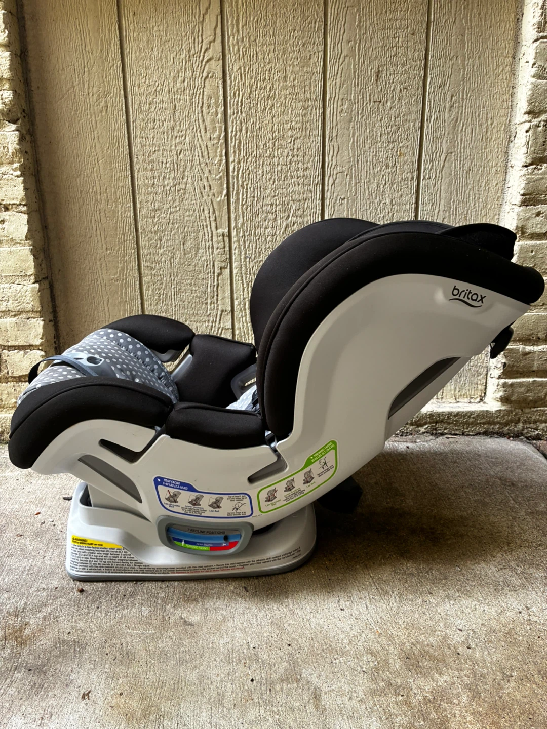 Britax Convertible Car Seat ClickTight – Gray Polka Dot - photo 4