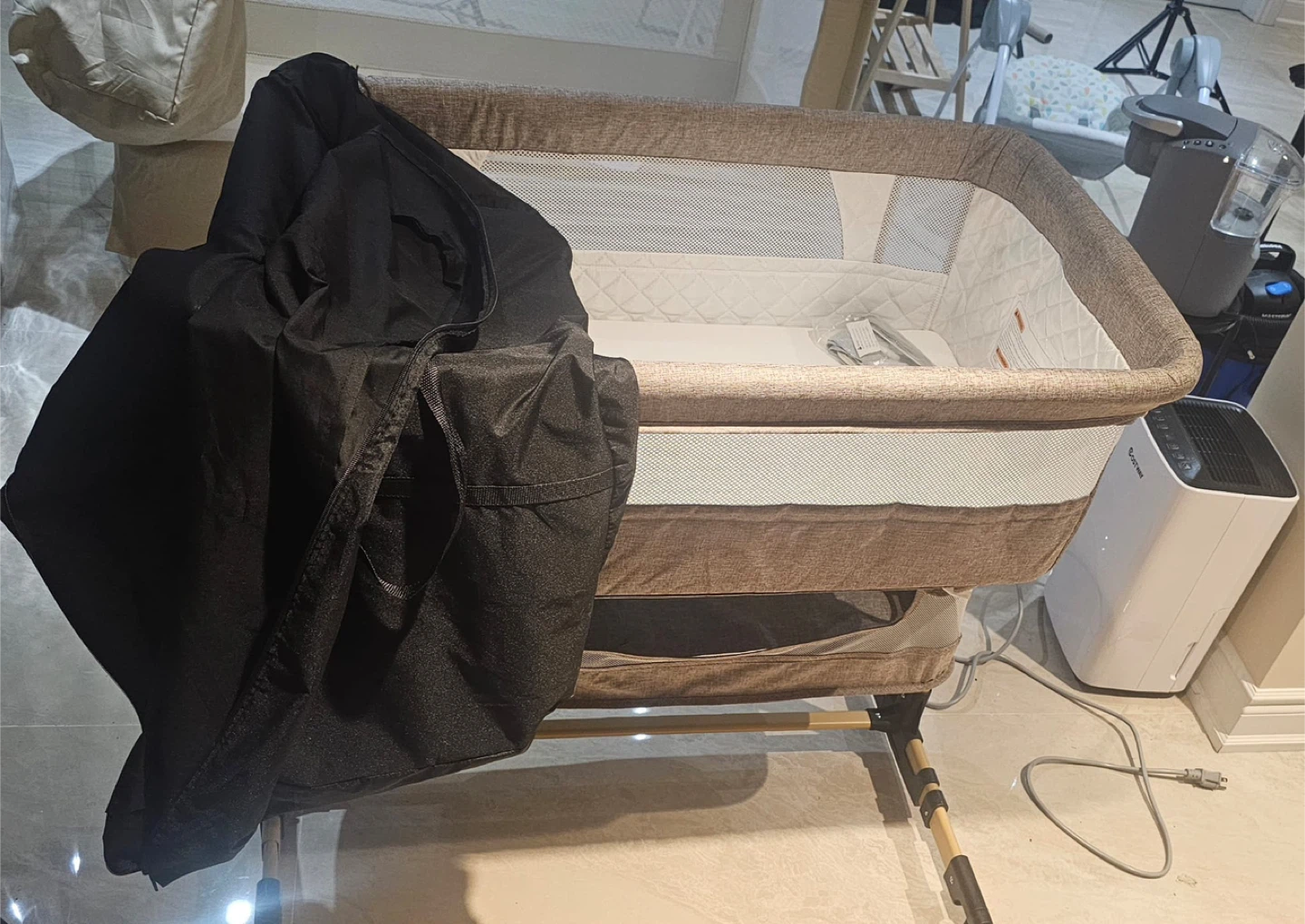 Brown Bassinet with Mesh Sides - photo 3