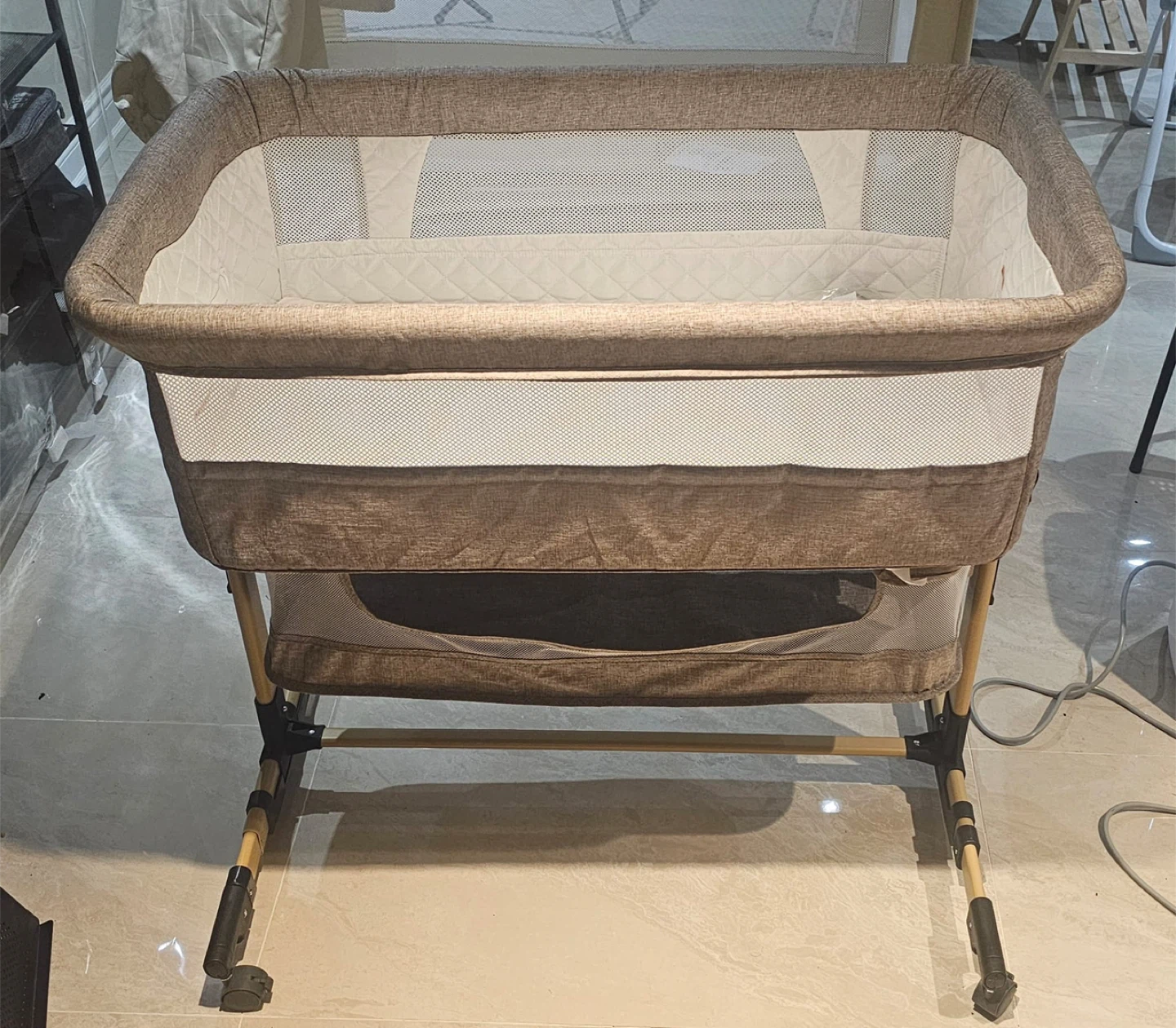 Brown Bassinet with Mesh Sides - photo 2