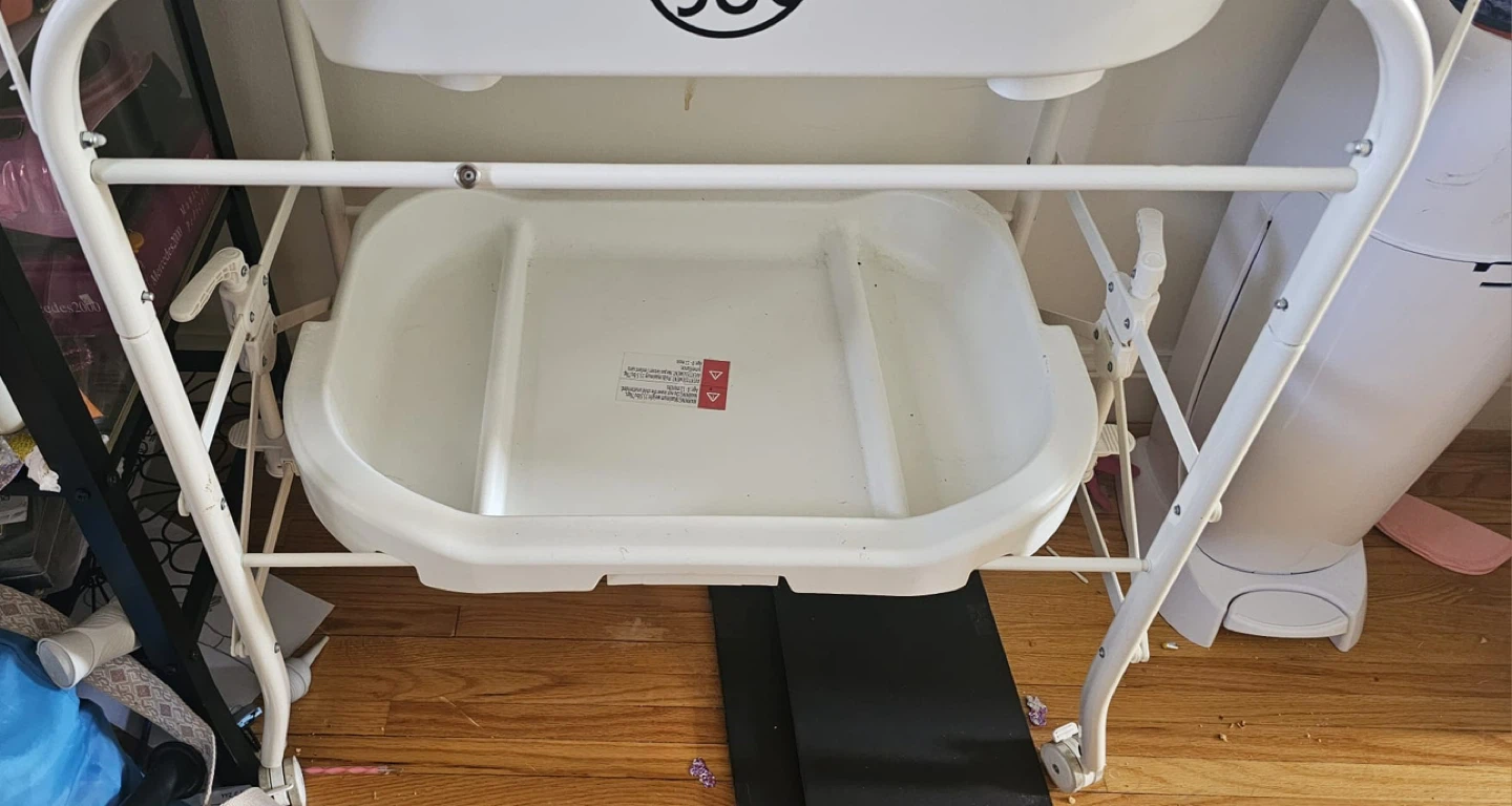 BabyJoy Baby Changing Table with Bath - photo 3