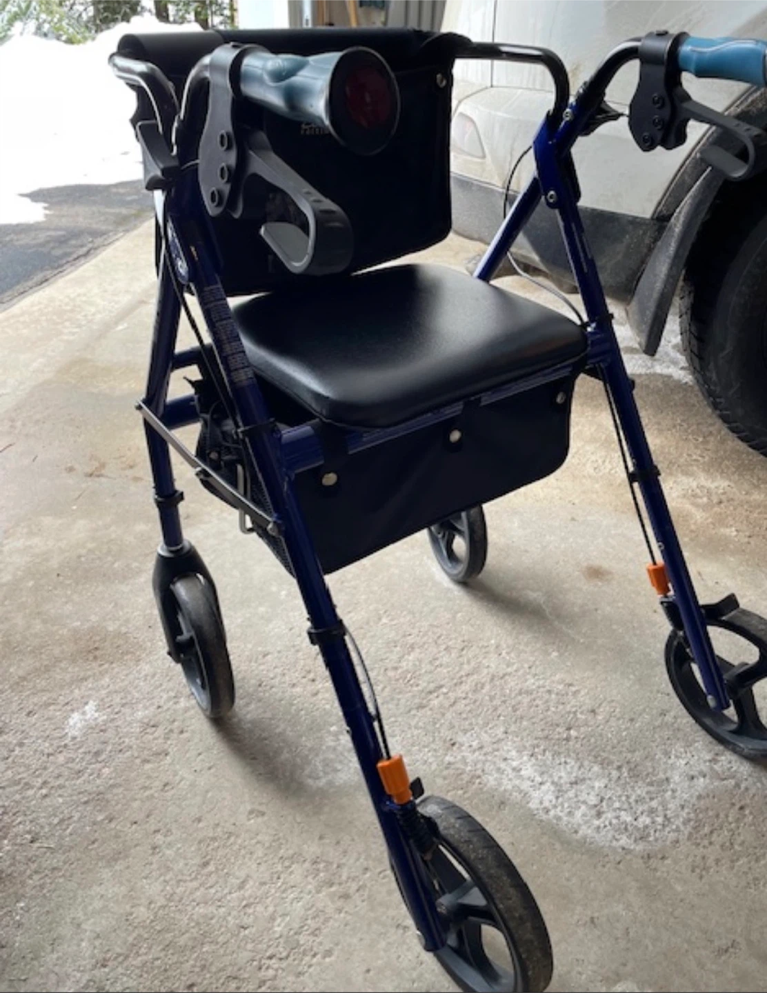 Hugo Elite Walker with Seat and Bag